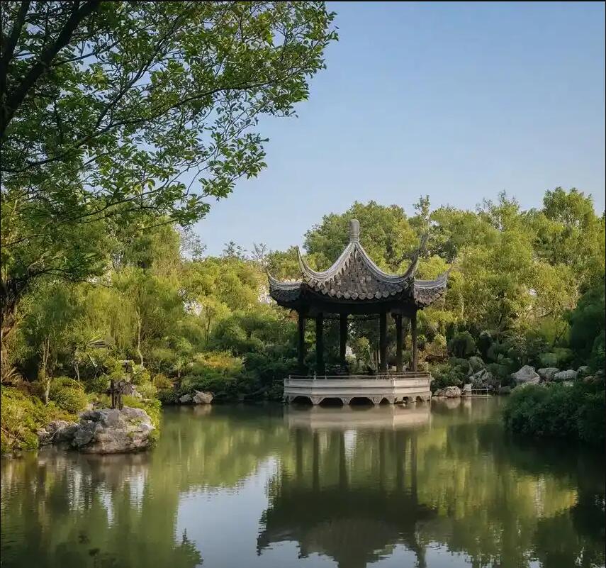 深圳龙岗凌香餐饮有限公司